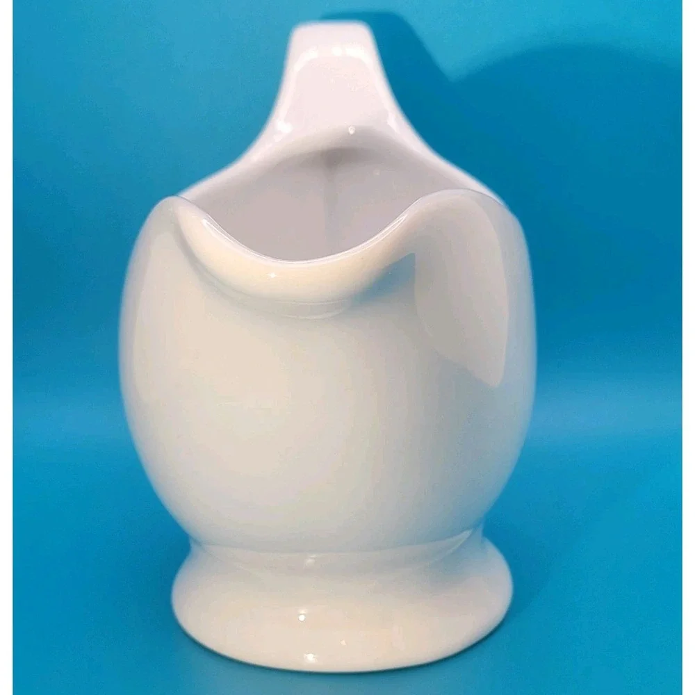 Pottery Barn Great White Gravy Boat Porcelain Serveware Classic